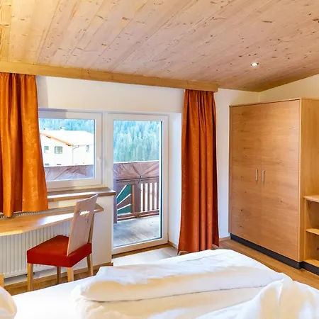 بيت ضيافة Tiroler Herz 4*