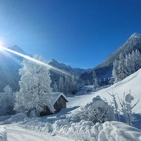 بيت ضيافة Tiroler Herz 4*