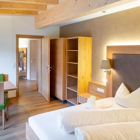 Hotel Tiroler Herz 3*