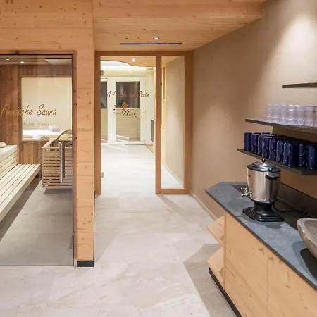 Hotel Tiroler Herz 3*