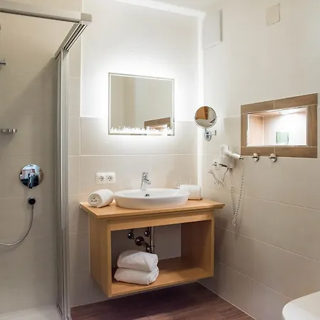 Hotel Tiroler Herz Гостевой дом